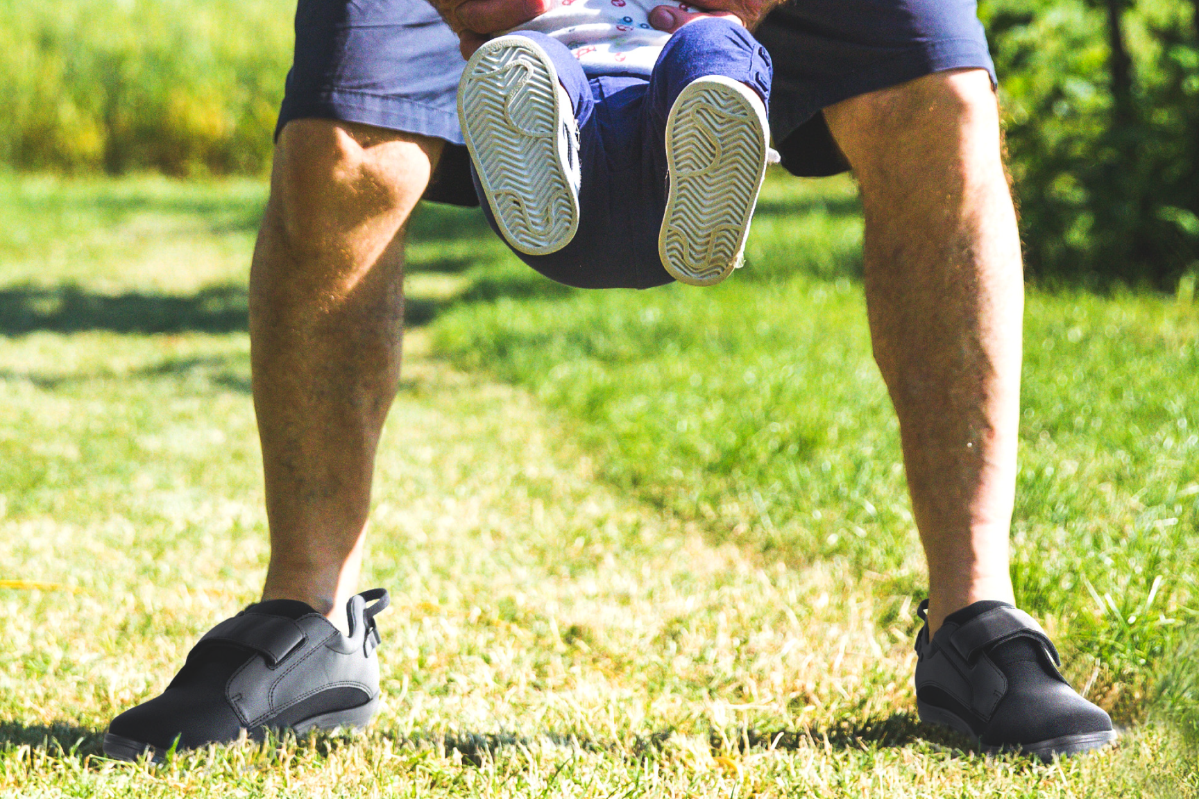 Person wearing Men's Balance Shoe (ABS) Black Person wearing Men's Balance Shoe (ABS) Black